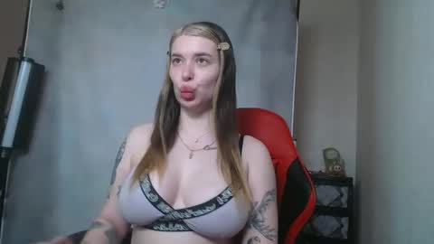 Snapshot of maryh0tlove chatting on 05.04.26 maryh0tlove online show from 05.04.26