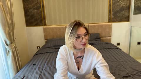 maryharriss online show from 12.18.25