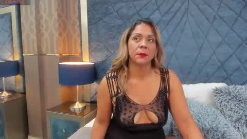 Snapshot of maryhawkey chatting on 12.21.25 maryhawkey online show from 12.21.25