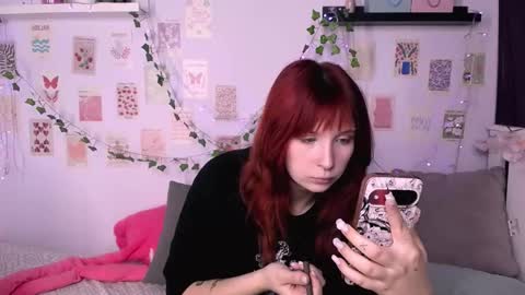 Snapshot of marylanee chatting on 10.03.25 Mary online show from 10.03.25