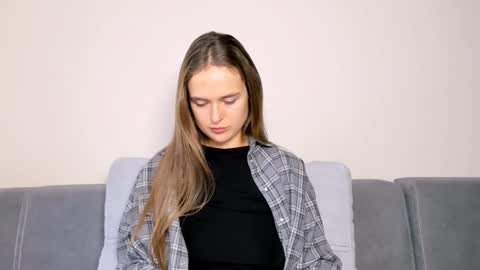 Mari online show from 12.18.25