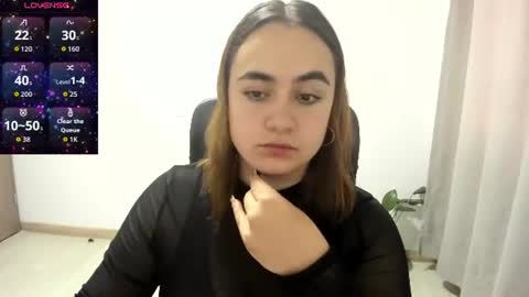 Snapshot of maryluna95 chatting on 06.24.26 Dulce Maria online show from 06.24.26