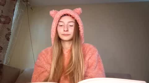 Snapshot of marylynreifsnider chatting on 09.11.25 Hi My name is Elina Im 18 years old. online show from 09.11.25