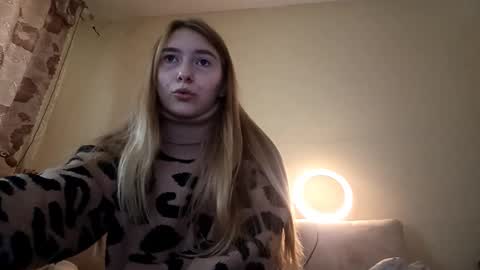 Snapshot of marylynreifsnider chatting on 09.15.25 Hi My name is Elina Im 18 years old. online show from 09.15.25