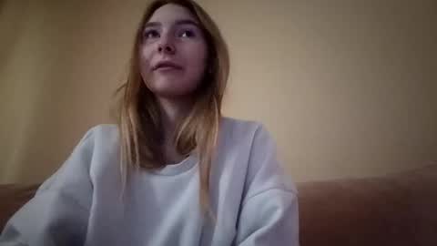 Snapshot of marylynreifsnider chatting on 09.23.25 Hi My name is Elina Im 18 years old. online show from 09.23.25