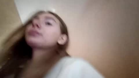 Snapshot of marylynreifsnider chatting on 09.24.25 Hi My name is Elina Im 18 years old. online show from 09.24.25