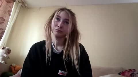 Snapshot of marylynreifsnider chatting on 10.01.25 Hi My name is Elina Im 18 years old. online show from 10.01.25