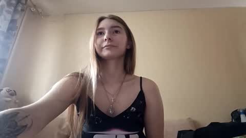 Snapshot of marylynreifsnider chatting on 10.10.25 Hi My name is Elina Im 18 years old. online show from 10.10.25