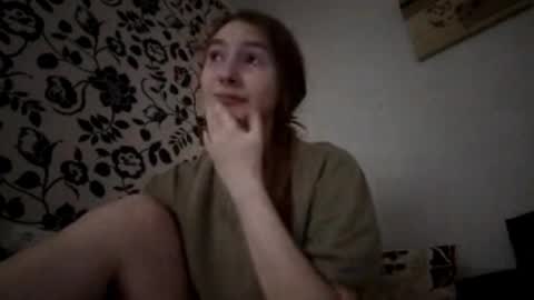 Snapshot of marylynreifsnider chatting on 10.13.25 Hi My name is Elina Im 18 years old. online show from 10.13.25