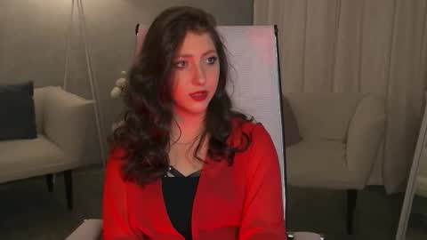 Snapshot of marymillerr chatting on 10.19.25 Mary Miller online show from 10.19.25