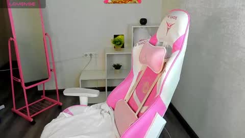 Snapshot of maryshiotta chatting on 01.26.25 Mary online show from 01.26.25