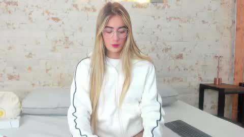 Snapshot of maryy_campbell chatting on 03.21.26 maryy campbell online show from 03.21.26