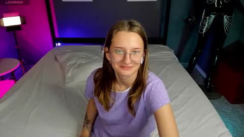 maryyy_may online show from 10.04.25