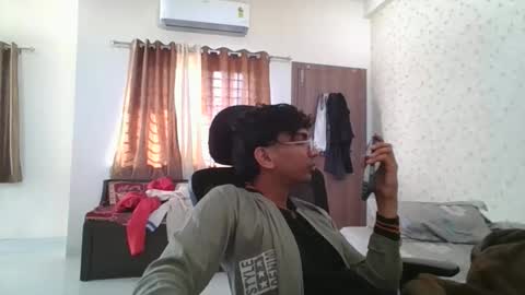 Mask Boy online show from 11.30.25