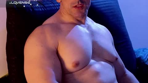 Snapshot of masked_bodybuilder chatting on 12.20.24 masked_bodybuilder online show from 12.20.24