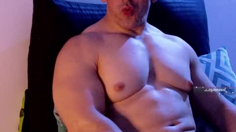 Snapshot of masked_bodybuilder chatting on 01.28.25 masked_bodybuilder online show from 01.28.25