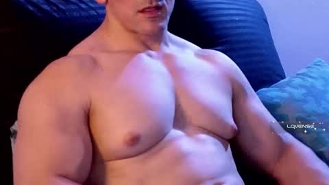 Snapshot of masked_bodybuilder chatting on 02.28.25 masked_bodybuilder online show from 02.28.25