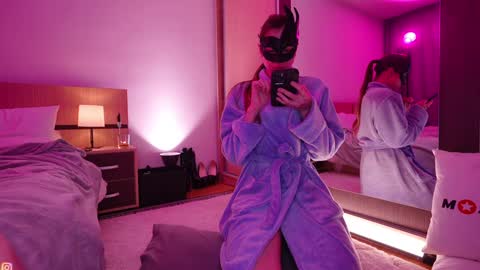 Snapshot of masqueradeporn chatting on 02.26.25 DickJane online show from 02.26.25