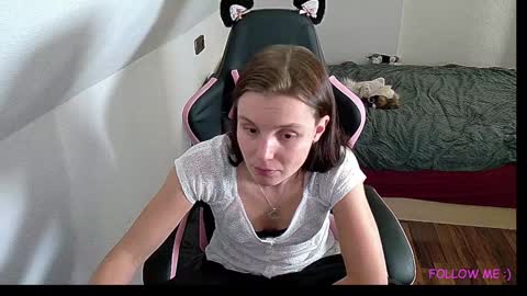 Queeny Kathy  Online at 2030 MEZ Sunday  Wednesday online show from 12.08.24