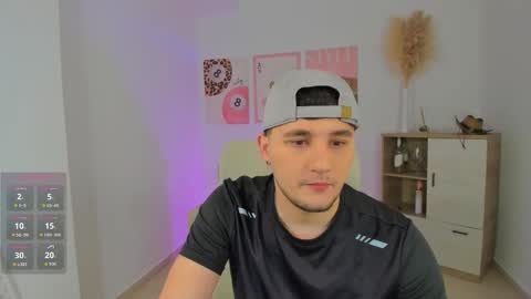 Snapshot of massimo_fiore chatting on 02.25.26 Massimo online show from 02.25.26