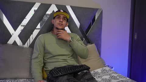 Snapshot of massimo_vidal chatting on 10.15.25 massimo_vidal online show from 10.15.25