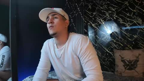 Snapshot of massimo_vidal chatting on 05.18.26 massimo_vidal online show from 05.18.26