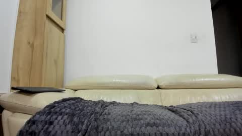 Domi online show from 12.21.25