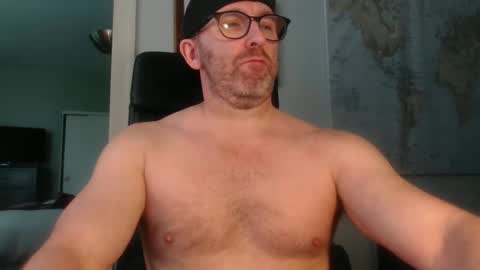 Snapshot of master8daddy69 chatting on 11.21.25 master8daddy69 online show from 11.21.25
