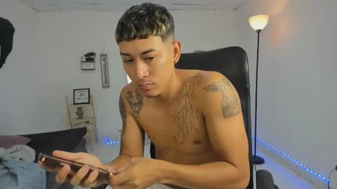 Snapshot of master_control777 chatting on 01.10.26 master_control777 online show from 01.10.26