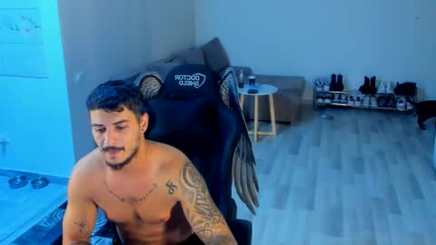 masterchris12 online show from 10.28.25