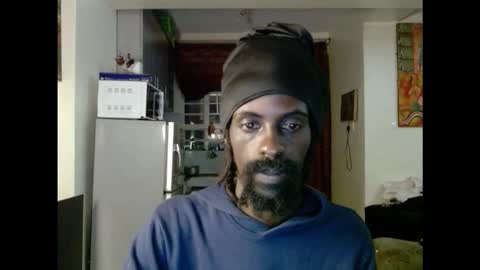 Snapshot of masterr_bate chatting on 10.26.25 Marl online show from 10.26.25