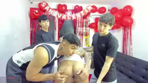 Snapshot of masters_sexx chatting on 02.11.26 Team Cris Darwin- Fernando- Stiven- David online show from 02.11.26