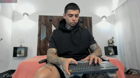 mateo_dilucajs1 online show from 11.16.25