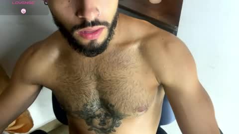 Snapshot of mateobaer_ chatting on 04.22.26 Mateo Baer online show from 04.22.26