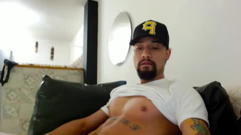 STRURIBE ON INSTAGRAM online show from 01.15.25