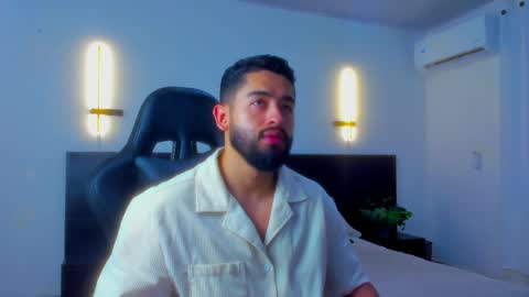 Mathew Flintt  online show from 04.12.26