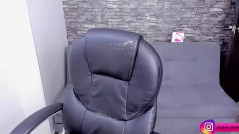 Mathew Independent model online show from 09.10.25