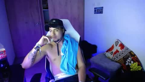 Snapshot of matias_bianco01 chatting on 09.11.25 matias online show from 09.11.25