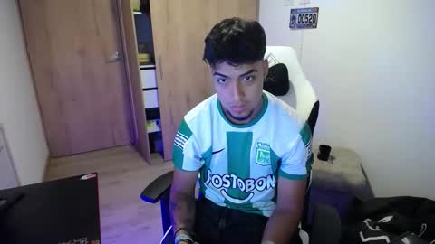 Snapshot of matias_bianco01 chatting on 09.14.25 matias online show from 09.14.25