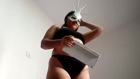 Snapshot of matild6 chatting on 02.11.25 metilde online show from 02.11.25