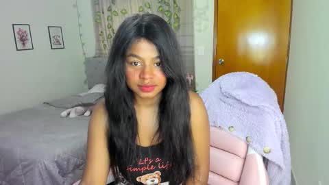 Snapshot of matilde27 chatting on 09.29.25 Daniela online show from 09.29.25