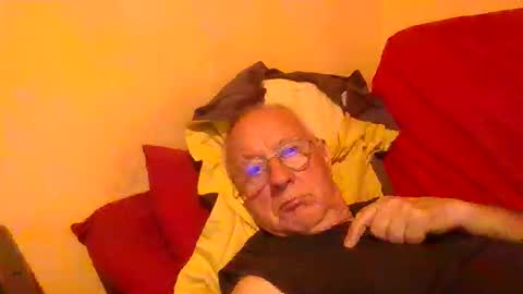 Snapshot of matricule4246 chatting on 04.26.26 joyaam79 online show from 04.26.26