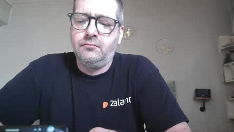 Snapshot of matrike1 chatting on 04.15.26 matrike1 online show from 04.15.26