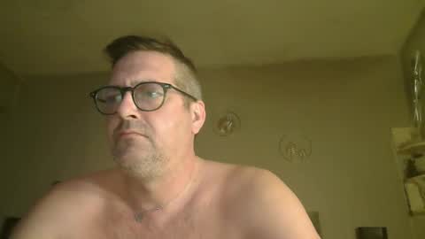 Snapshot of matrike1 chatting on 04.19.26 matrike1 online show from 04.19.26
