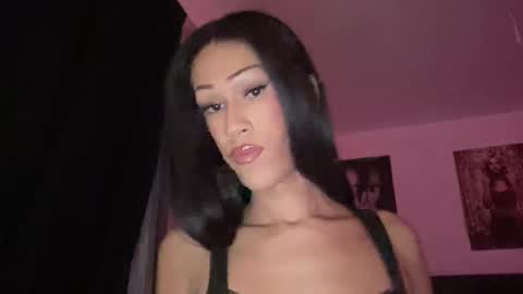 MOLLY MILLS online show from 11.09.25