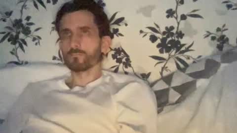 Snapshot of mattcarta chatting on 12.22.25 mattcarta online show from 12.22.25