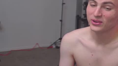 Snapshot of mattcashxxx chatting on 12.01.24 Matt Cash online show from 12.01.24