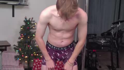 Snapshot of mattcashxxx chatting on 12.05.24 Matt Cash online show from 12.05.24