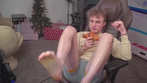 Snapshot of mattcashxxx chatting on 12.11.24 Matt Cash online show from 12.11.24