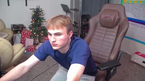 Snapshot of mattcashxxx chatting on 12.17.24 Matt Cash online show from 12.17.24